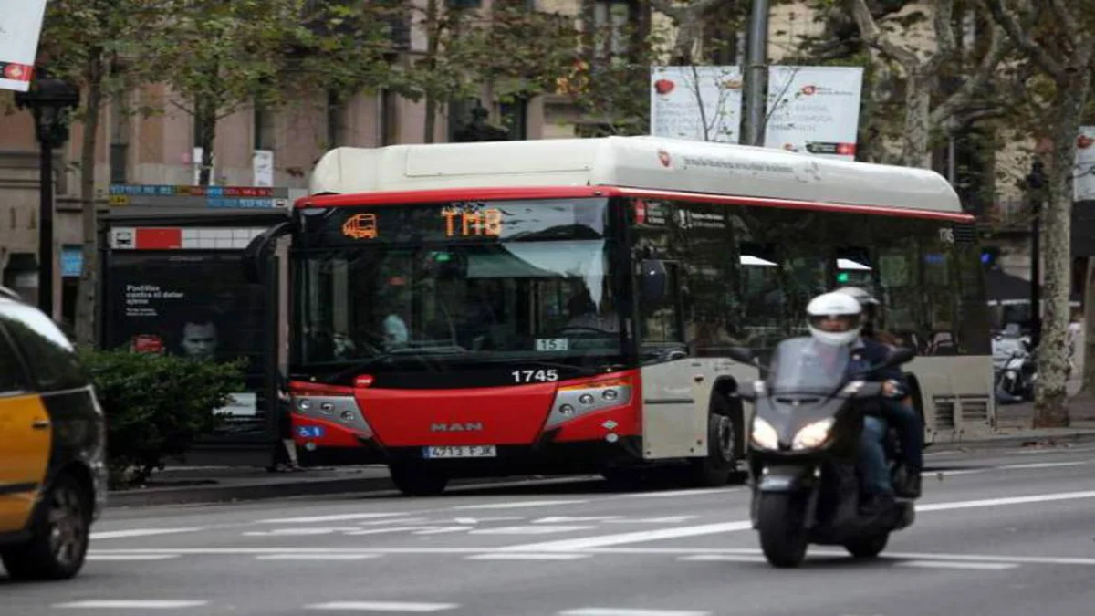 Denunciado por masturbarse en el autobús ante cinco mujeres turistas en Barcelona